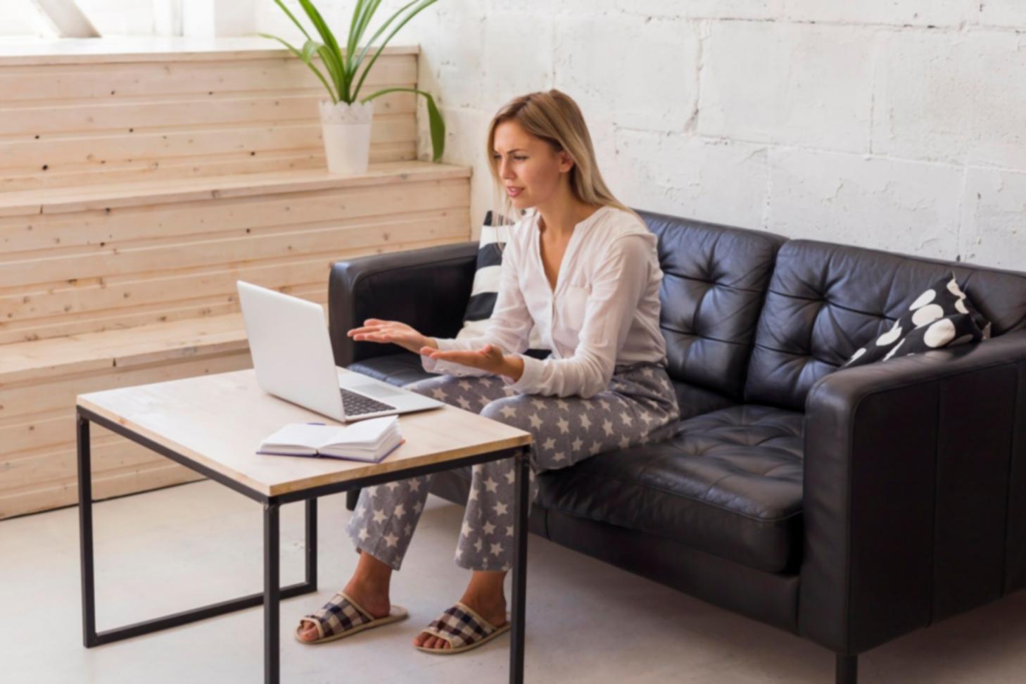 Studenti che lavorano su progetti di sviluppo game mobile